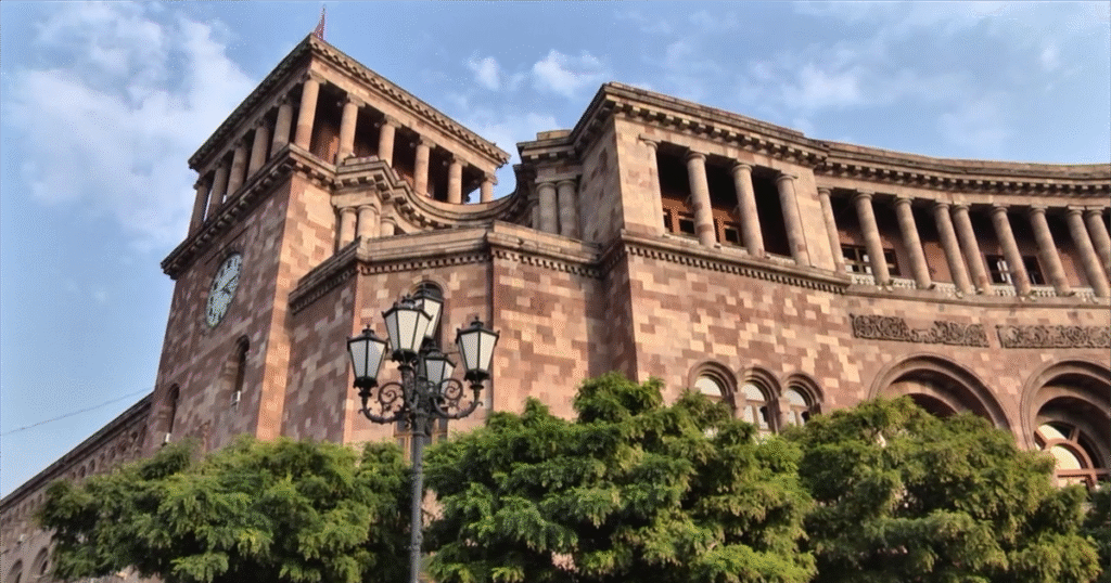 Պետական բյուջեն կաճի ավելի քան 5 տոկոսով, ռազմական ծախսերը՝ կրճատվեն