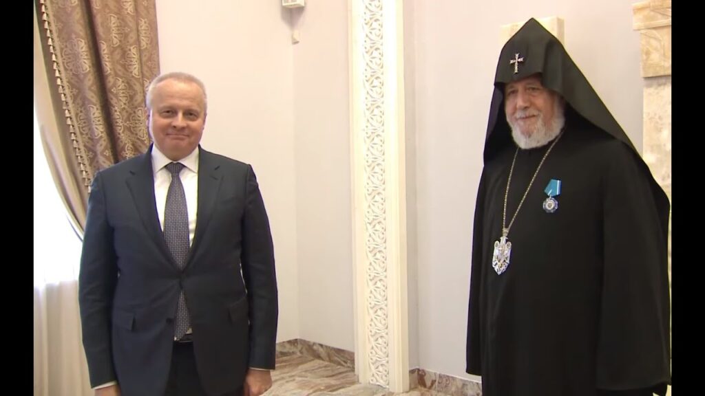 Արարատյան Հայրապետական թեմի երիտասարդաց միությունները հավատարմություն են հայտնում Մայր Աթոռին և Ամենայն Հայոց Կաթողիկոսին