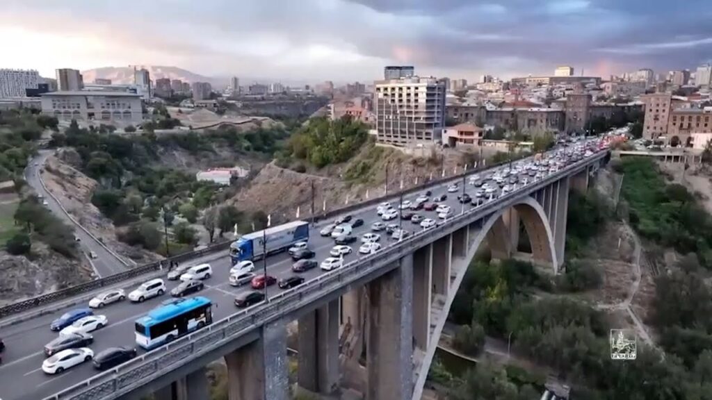 Երևանի բյուջեից միլիարդավոր դրամներ՝ ցախավելներով ձյուն մաքրելու համար