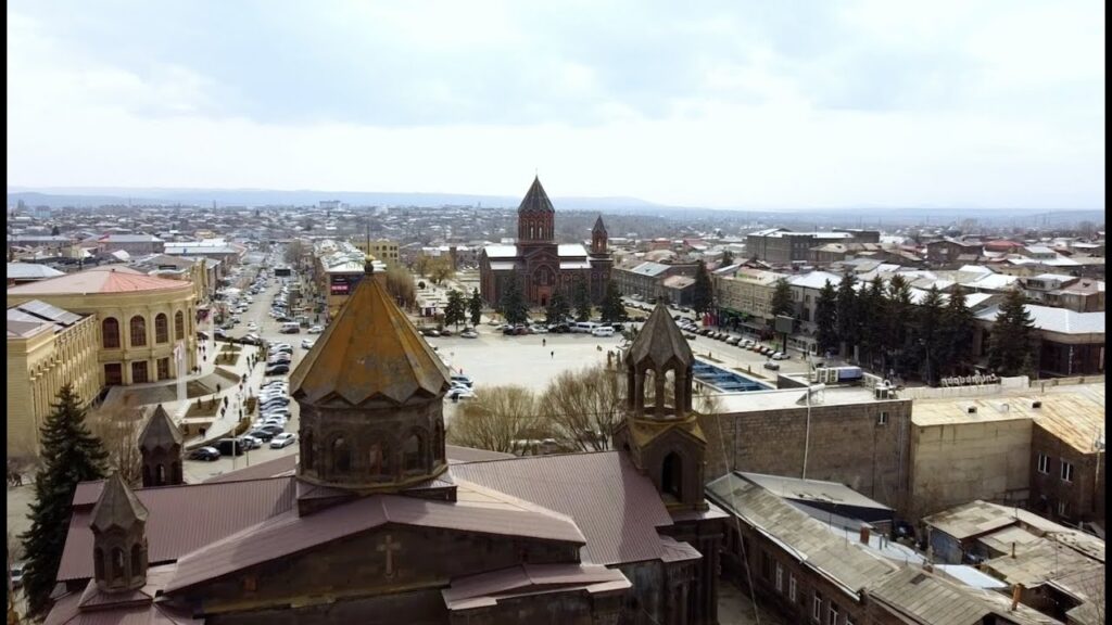 Գյումրու փողոցների մերկասառույցը, Երևանի բակային խաթառակները և այլ թեմաներ