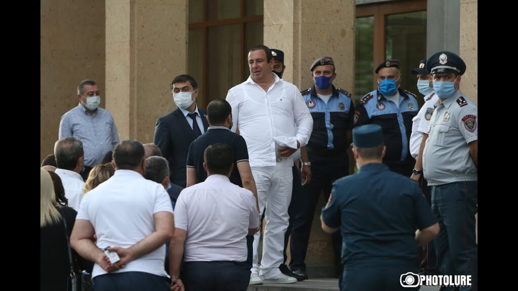 Բարգավաճ Հայաստան կուսակցության համագումարում Գագիկ Ծառուկյանը վերընտրվեց նախագահի պաշտոնում